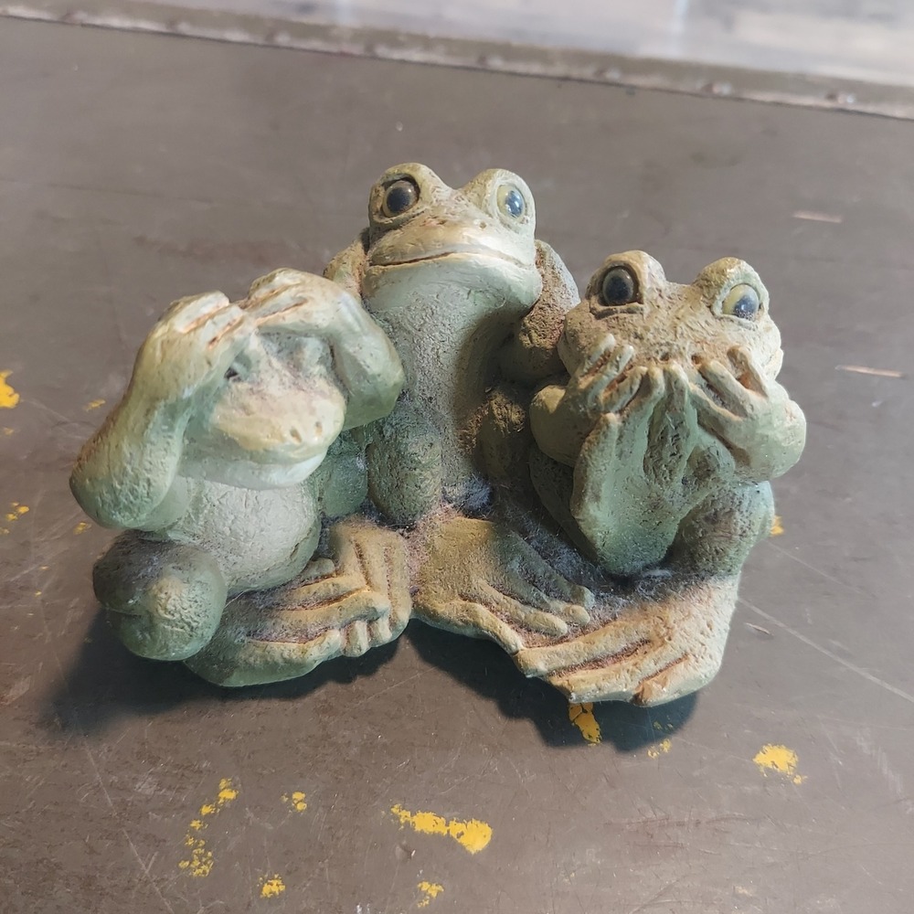 Stone Critters Frogs No Evil Figurine SC-424 Michael Salsman United Design USA